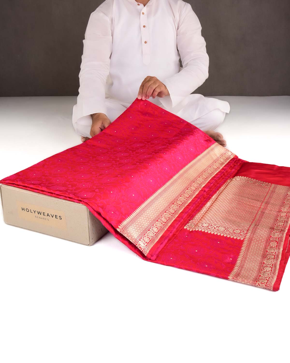 Red Gulab Jaal Satin Tanchoi Brocade Handwoven Katan Silk Banarasi Saree-HolyWeaves