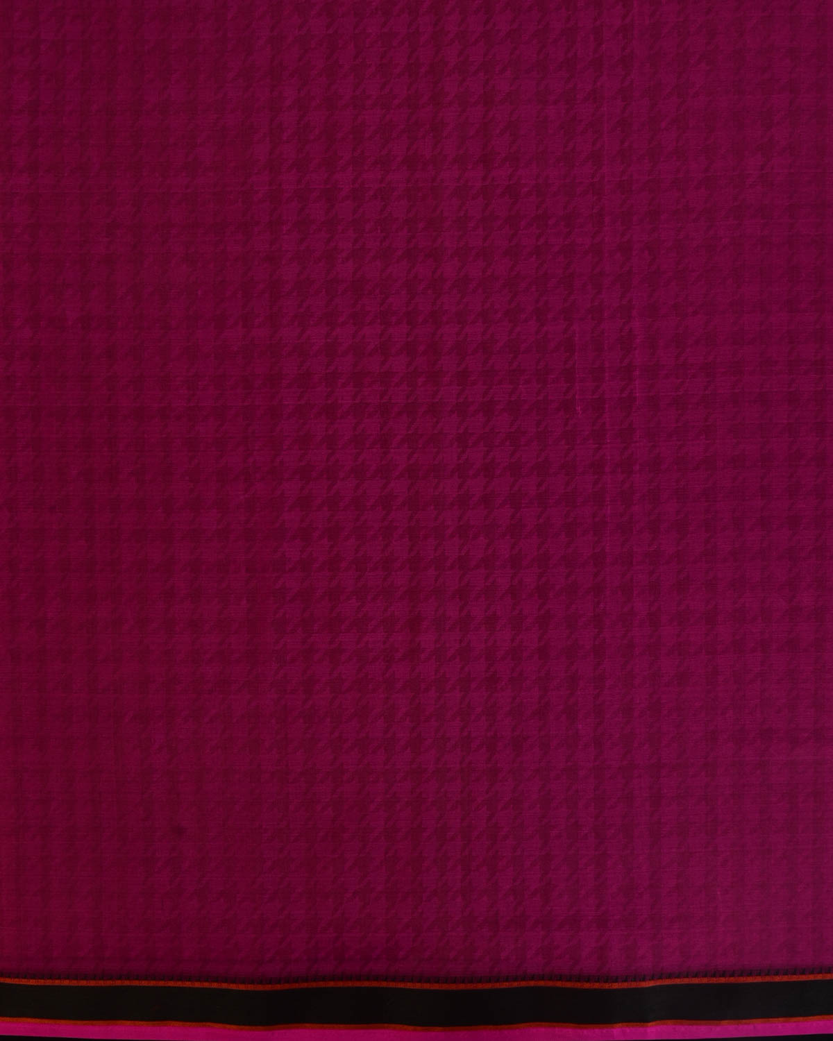 Shot Magenta Banarasi Watermark Houndstooth Tanchoi Handwoven Kora Silk Saree with Black Border Pallu-HolyWeaves