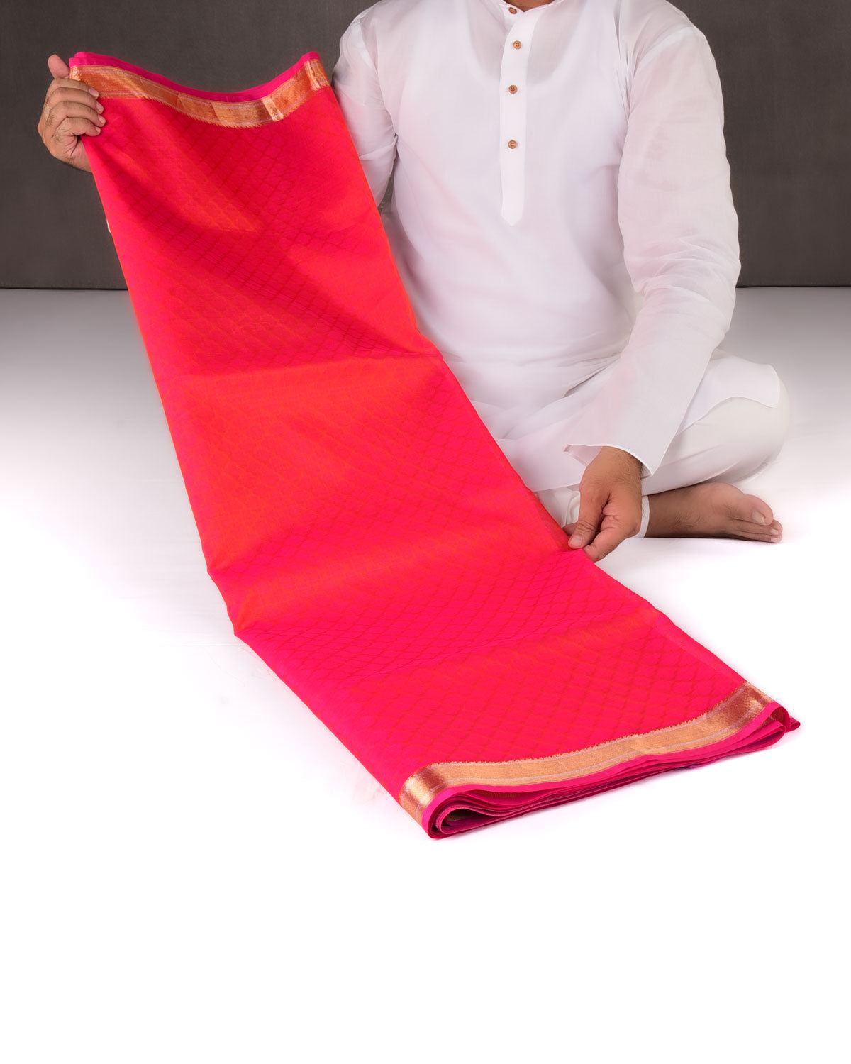Shot Pink Banarasi Watermark Moroccon Grids Tanchoi Handwoven Kora Silk Saree with Gold Zari Border Pallu-HolyWeaves