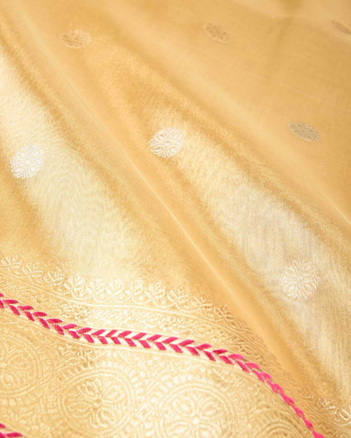 Metallic Gold Gold Zari Buti Kadhuan Brocade Handwoven Kora Tissue Banarasi Saree-HolyWeaves