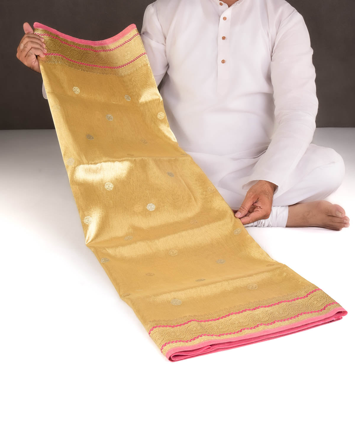 Metallic Gold Gold Zari Buti Kadhuan Brocade Handwoven Kora Tissue Banarasi Saree-HolyWeaves