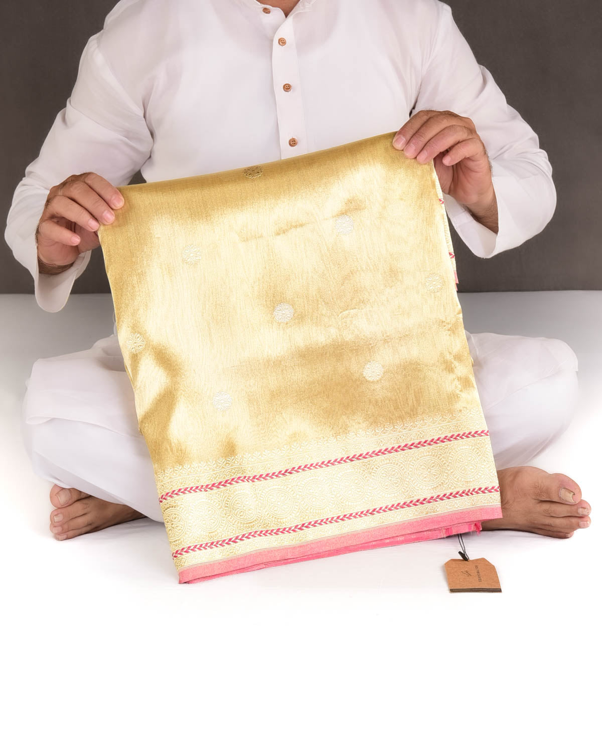 Metallic Gold Gold Zari Buti Kadhuan Brocade Handwoven Kora Tissue Banarasi Saree-HolyWeaves