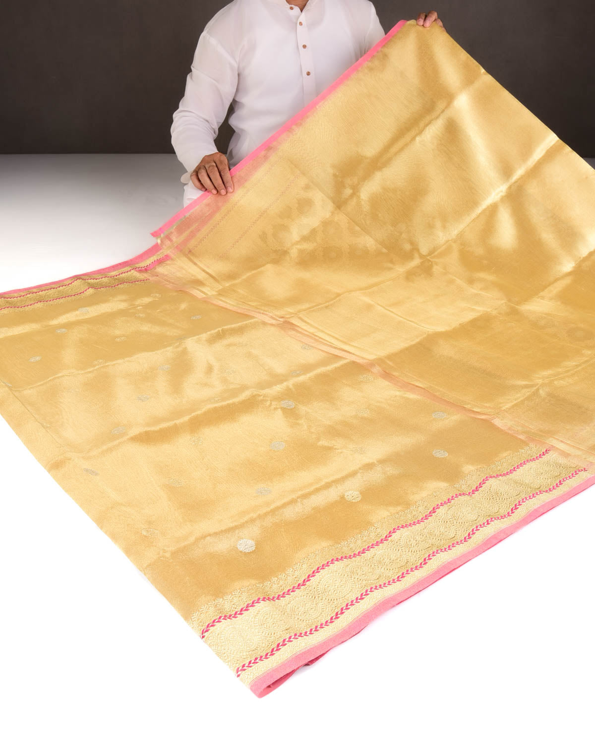 Metallic Gold Gold Zari Buti Kadhuan Brocade Handwoven Kora Tissue Banarasi Saree-HolyWeaves