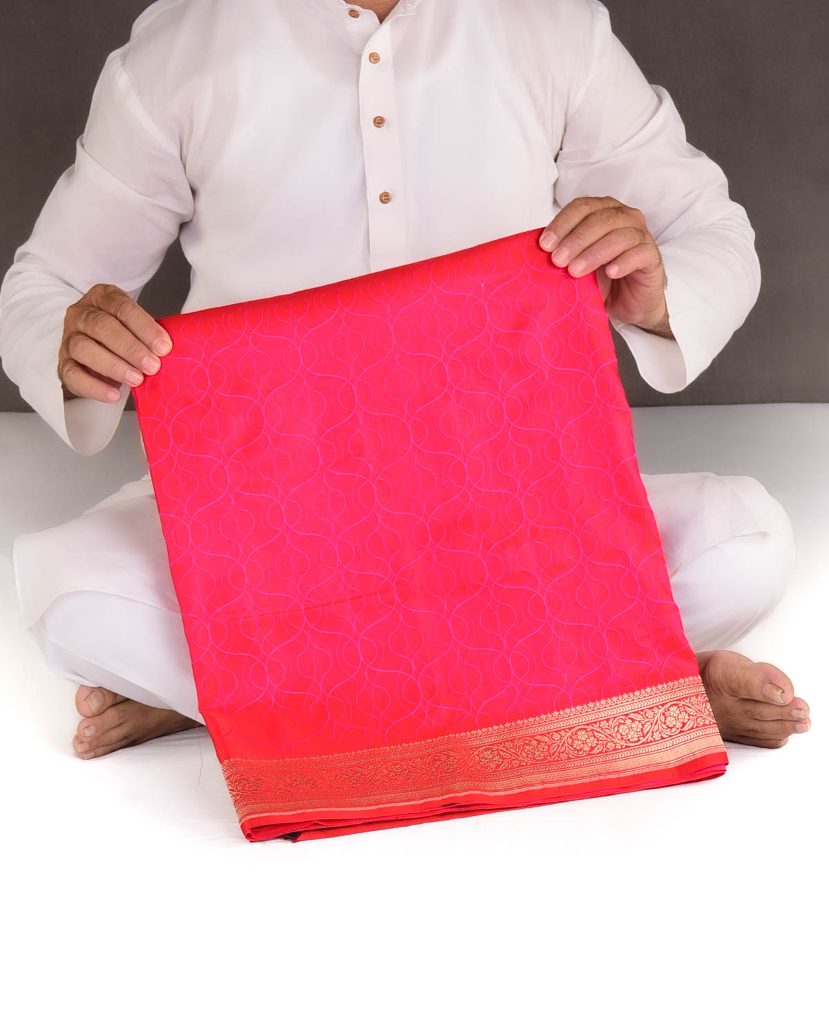 Shot Red-Pink Geometric Satin Tanchoi Brocade Handwoven Katan Silk Banarasi Saree-HolyWeaves