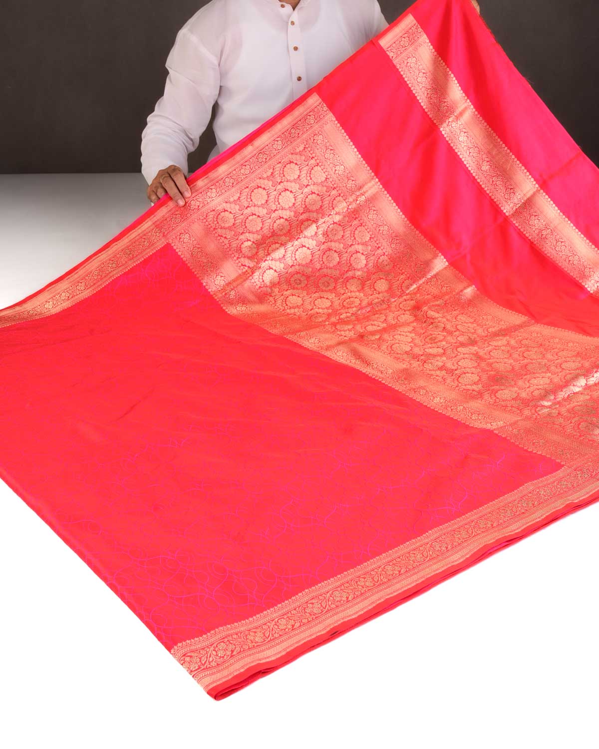 Shot Red-Pink Geometric Satin Tanchoi Brocade Handwoven Katan Silk Banarasi Saree-HolyWeaves