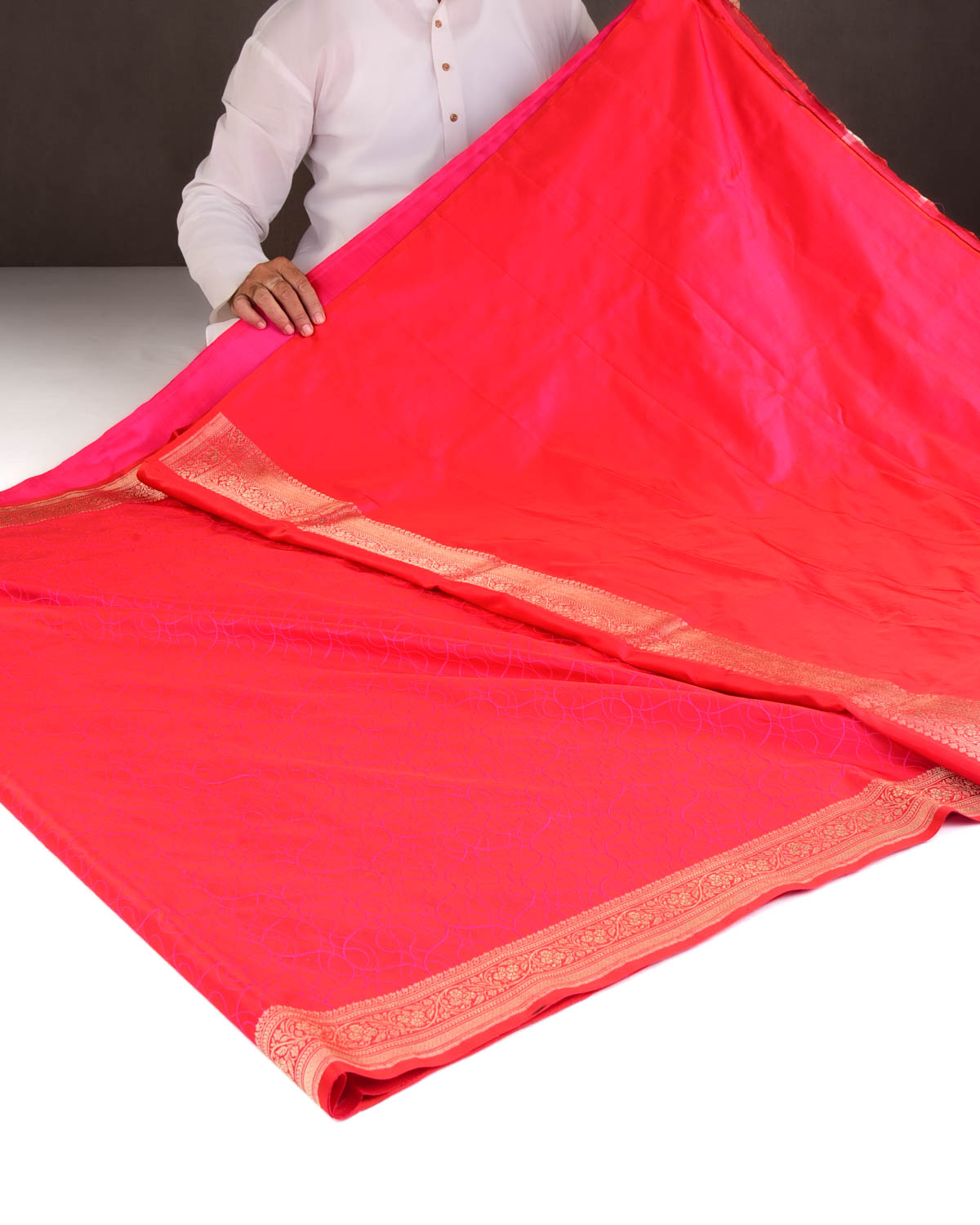 Shot Red-Pink Geometric Satin Tanchoi Brocade Handwoven Katan Silk Banarasi Saree-HolyWeaves