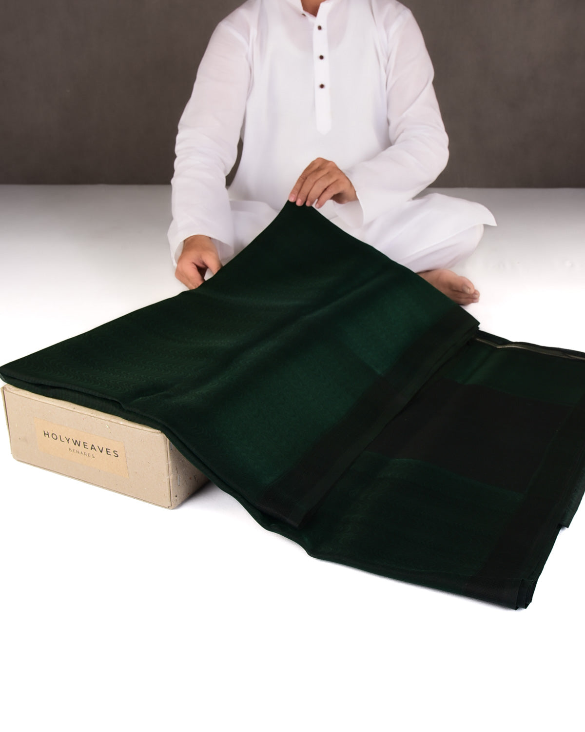 Midnight Green WATERMARK Illusion Waves Tanchoi Handwoven Kora Silk Banarasi Saree-HolyWeaves