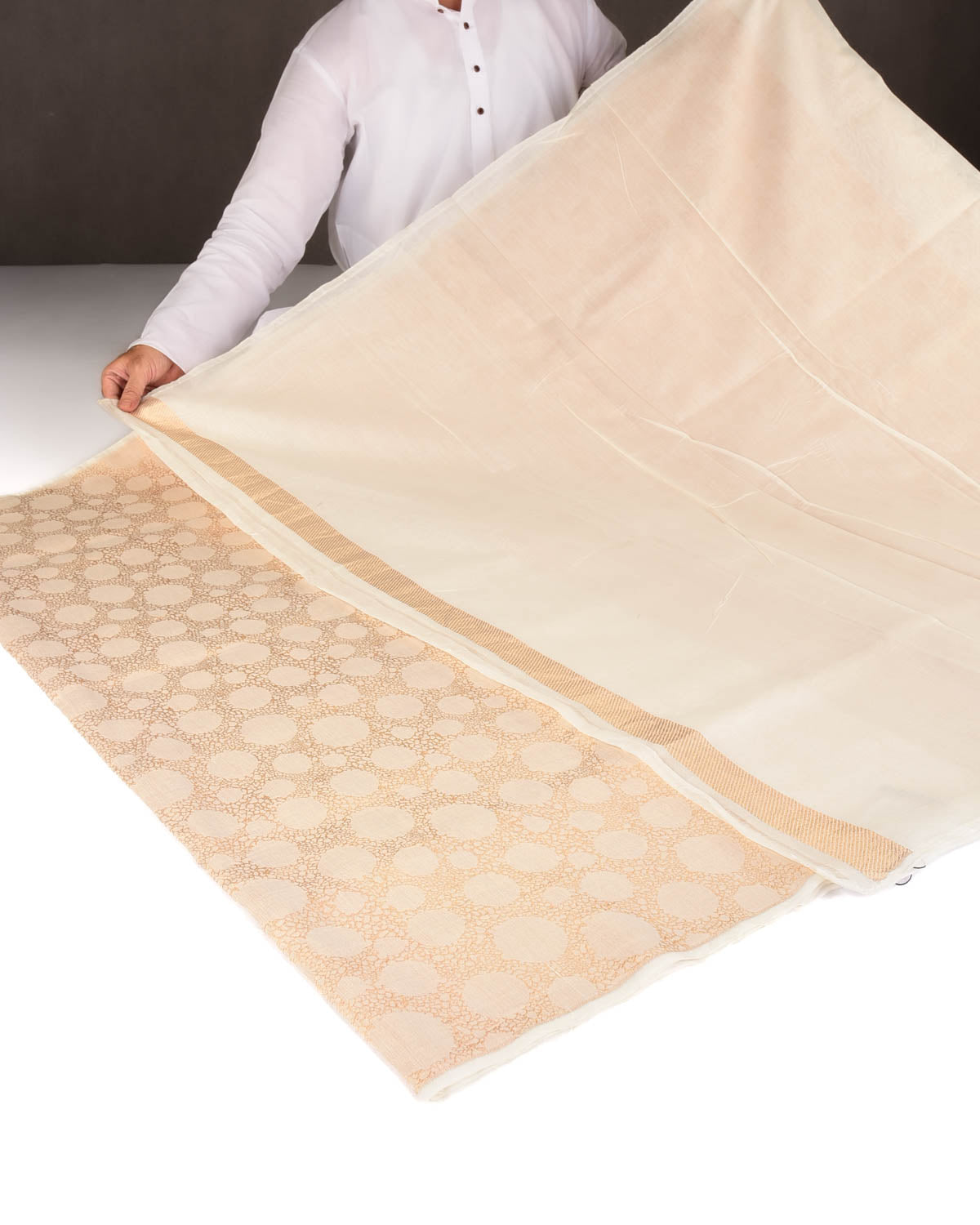 Ivory White Abstract Spherical Geometric Brocade Woven Cotton Silk Banarasi Saree-HolyWeaves