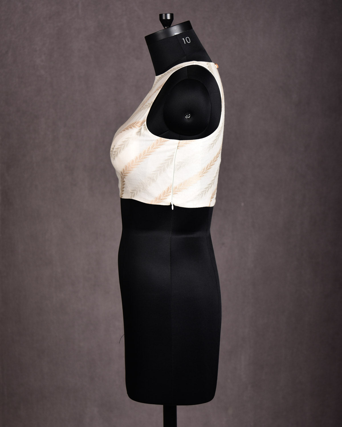 Cream Banarasi Silver Resham Diagonal Aada Kadhuan Brocade Cotton Silk Blouse-HolyWeaves