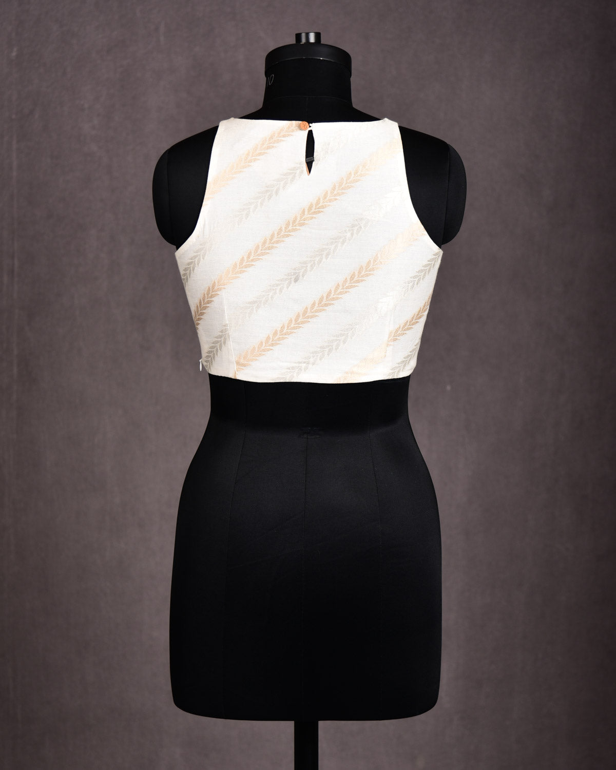 Cream Banarasi Silver Resham Diagonal Aada Kadhuan Brocade Cotton Silk Blouse-HolyWeaves