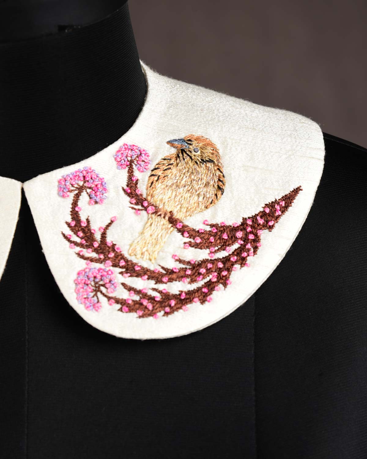 Cream Goraiyya Hand-embroidered Raw Silk Detachable Peter Pan Collar-HolyWeaves