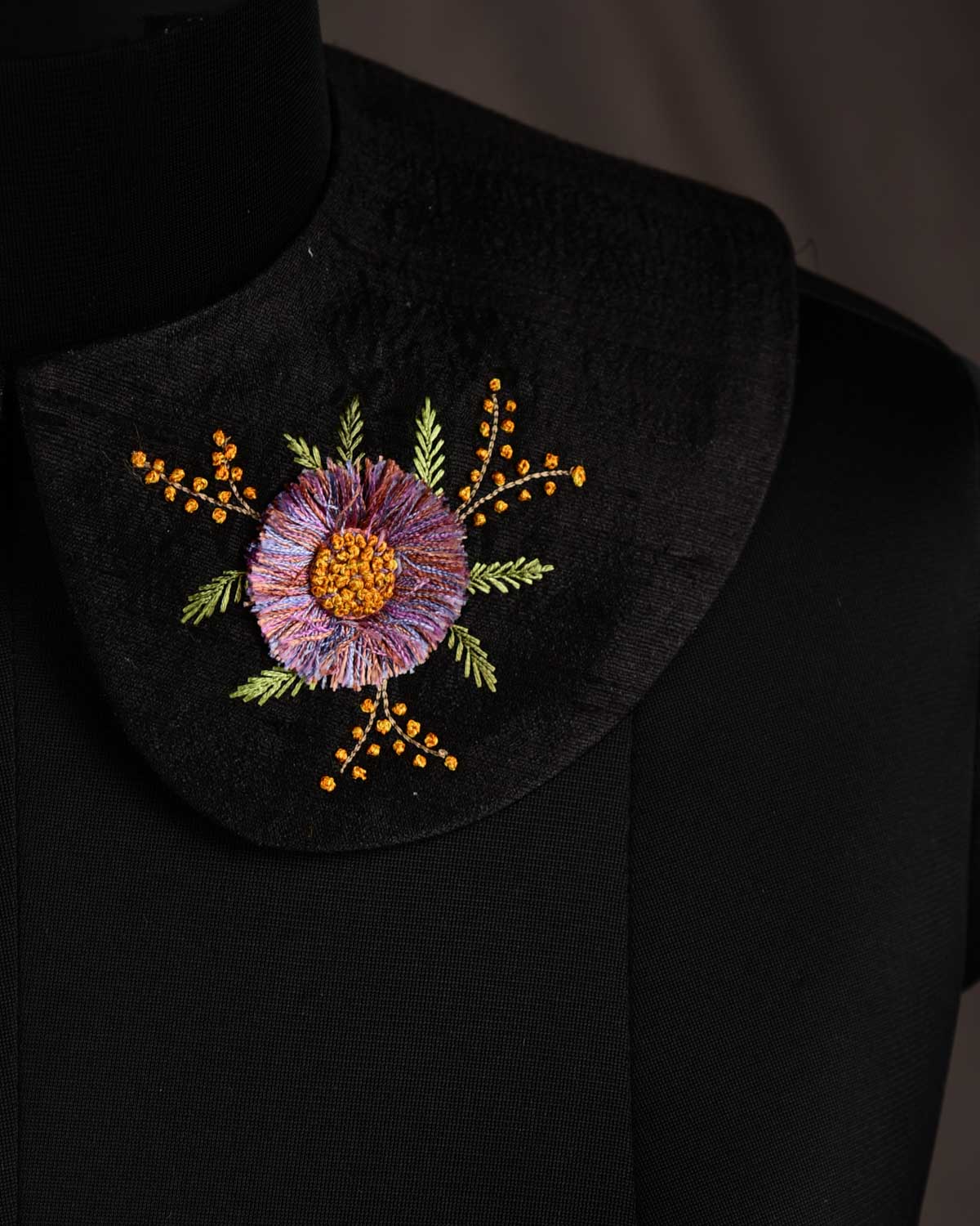 Black Velvet Flowers Hand-embroidered Raw Silk Detachable Peter Pan Collar-HolyWeaves