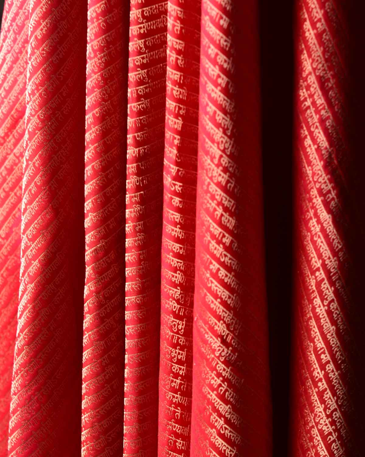 Bridal Ombre Red Silver Zari Geeta Shlok 2.47 Brocade Handwoven Katan Silk Banarasi Dupatta-HolyWeaves