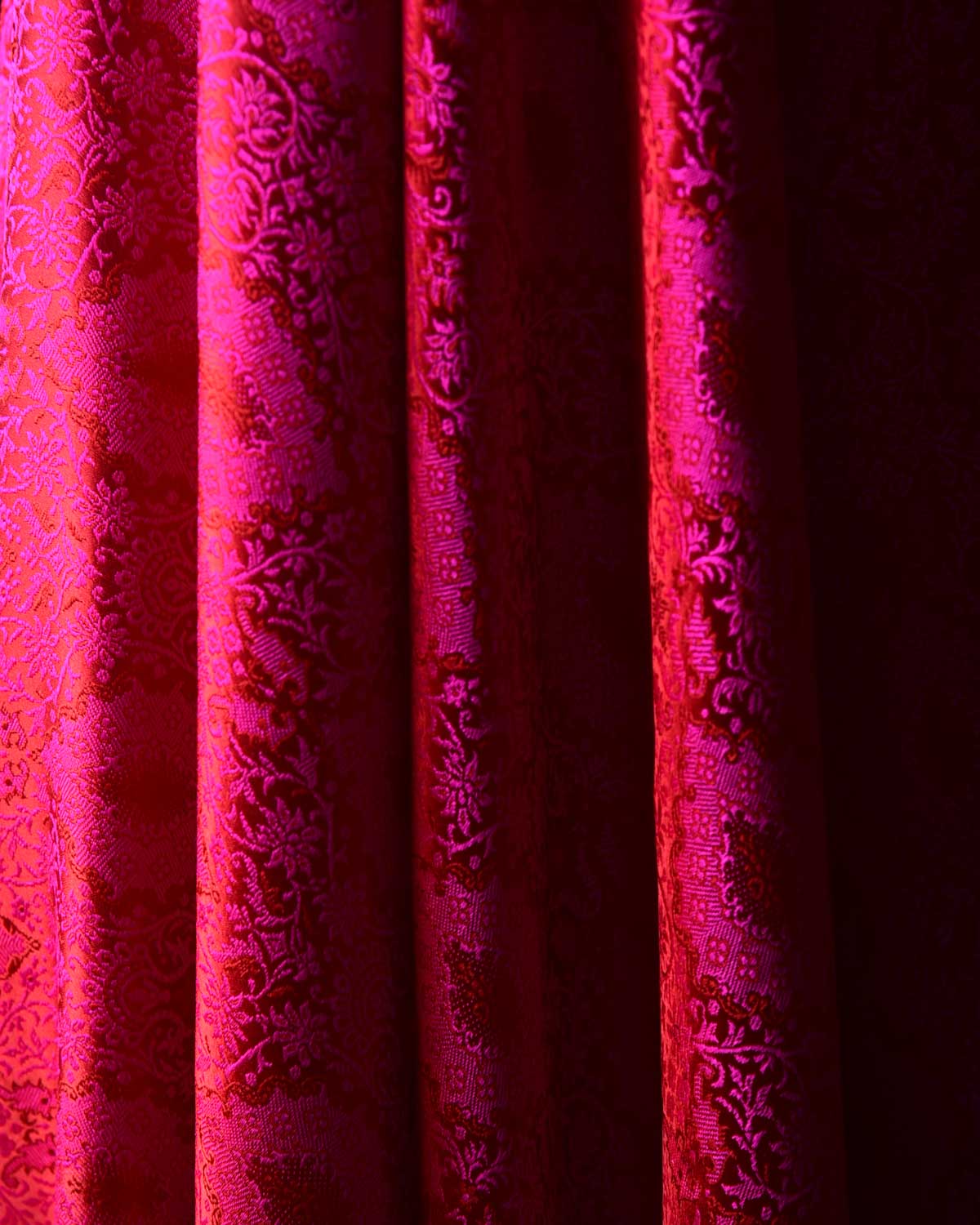 Shot Red-Pink Damask Tanchoi Jamawar Handwoven Katan Silk Banarasi Dupatta-HolyWeaves