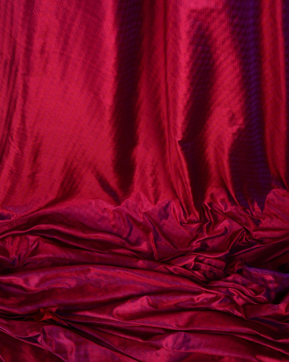 Shot Maroon Houndstooth Tanchoi Handwoven Katan Silk Banarasi Fabric-HolyWeaves