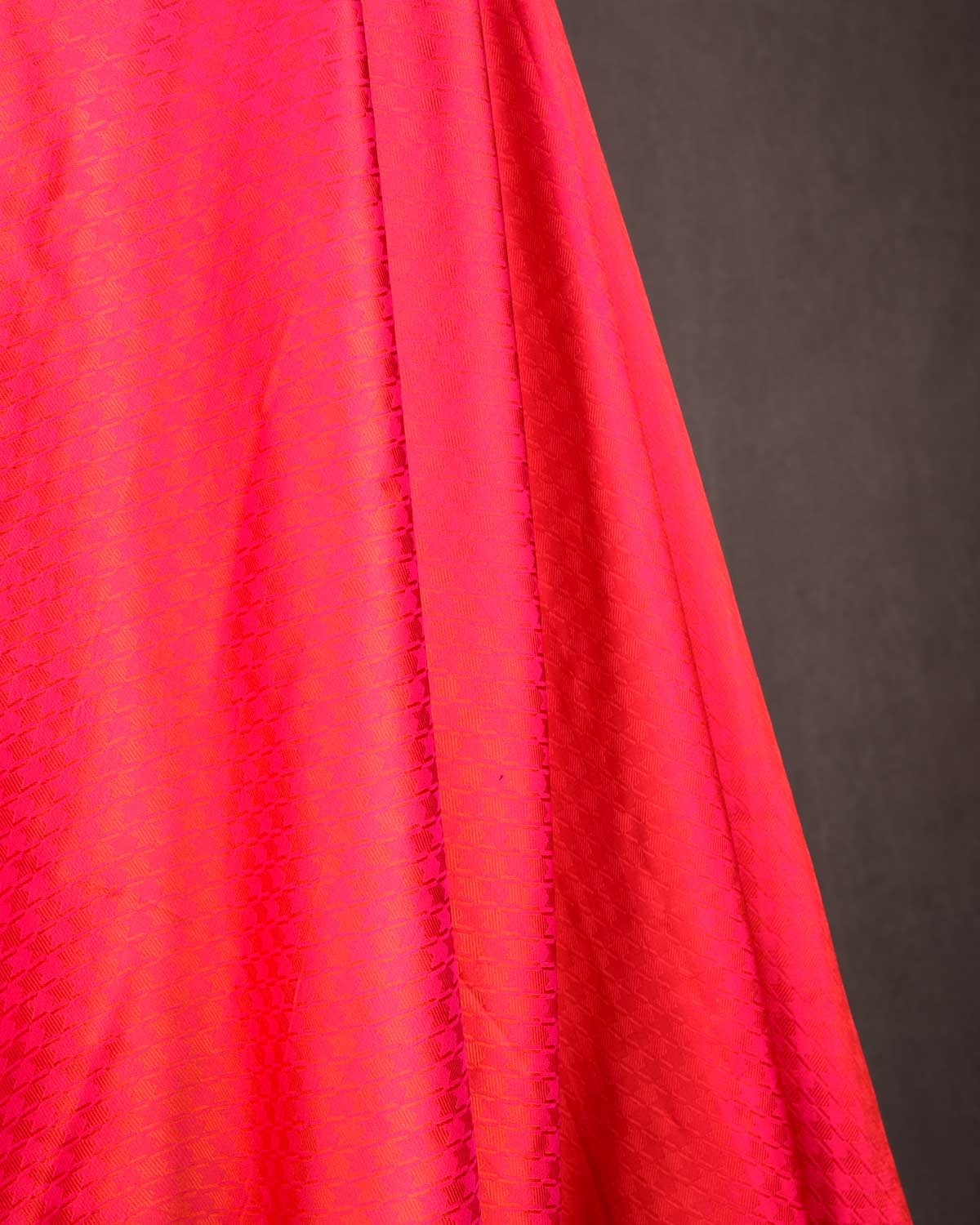 Shot Pink-Orange Houndstooth Tanchoi Handwoven Katan Silk Banarasi Fabric-HolyWeaves