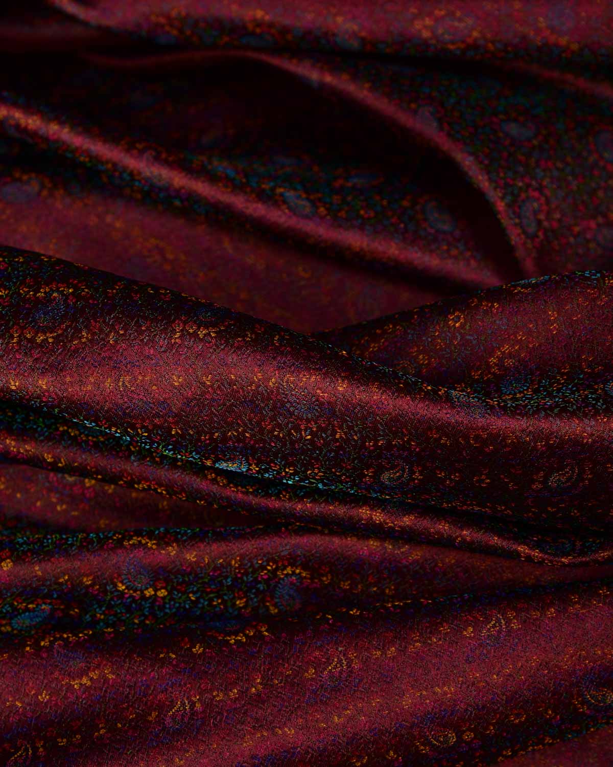 Metallic Mahogany Tehri Paisley Jamawar Handwoven Katan Silk Banarasi Fabric-HolyWeaves