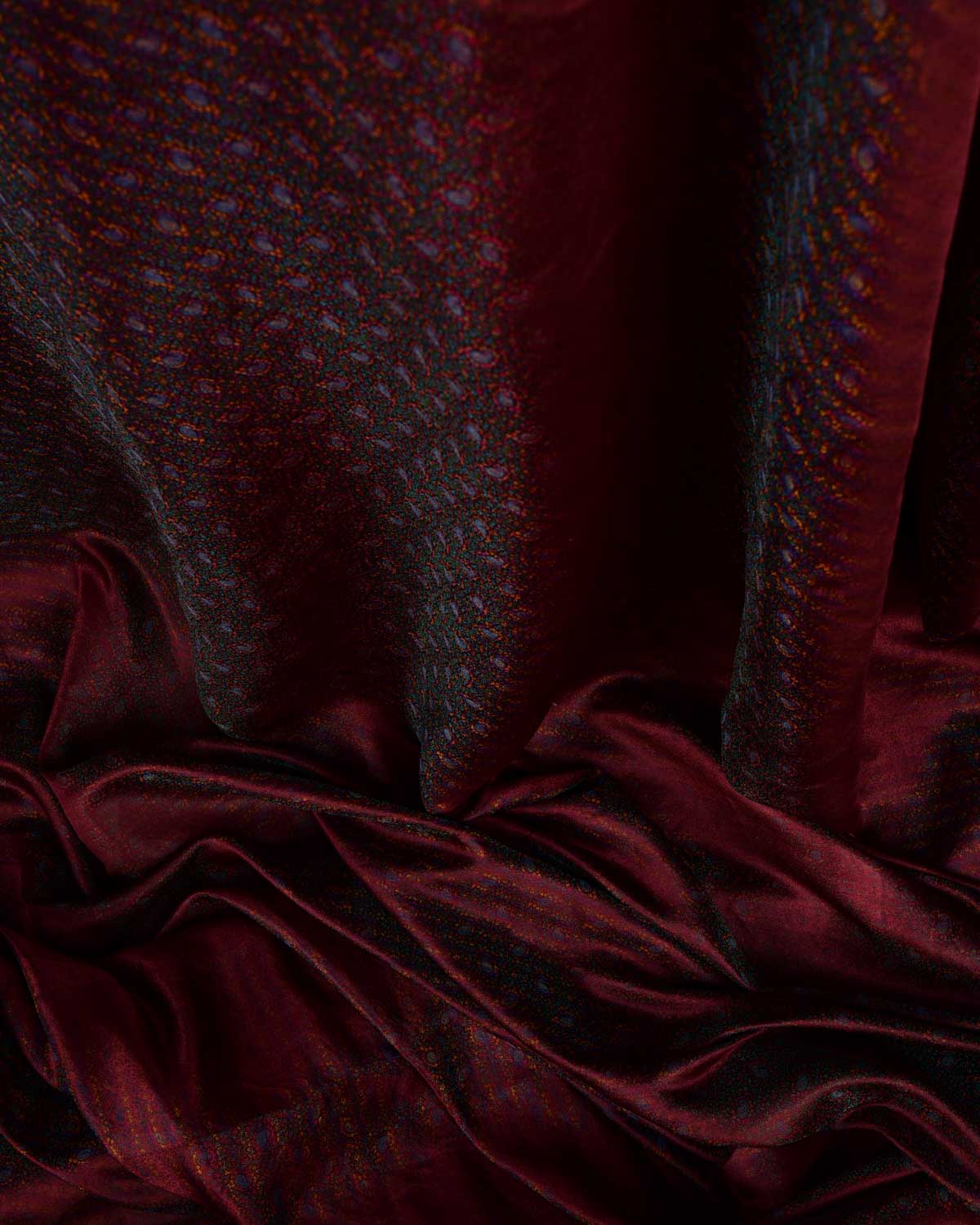 Metallic Mahogany Tehri Paisley Jamawar Handwoven Katan Silk Banarasi Fabric-HolyWeaves