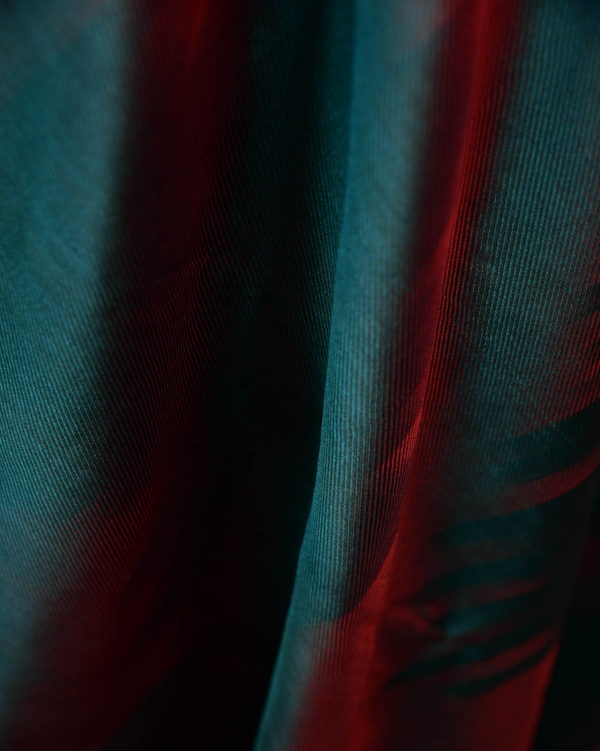 Vibgyor Green Diagonal Drill Tanchoi Handwoven Katan Silk Banarasi Fabric-HolyWeaves