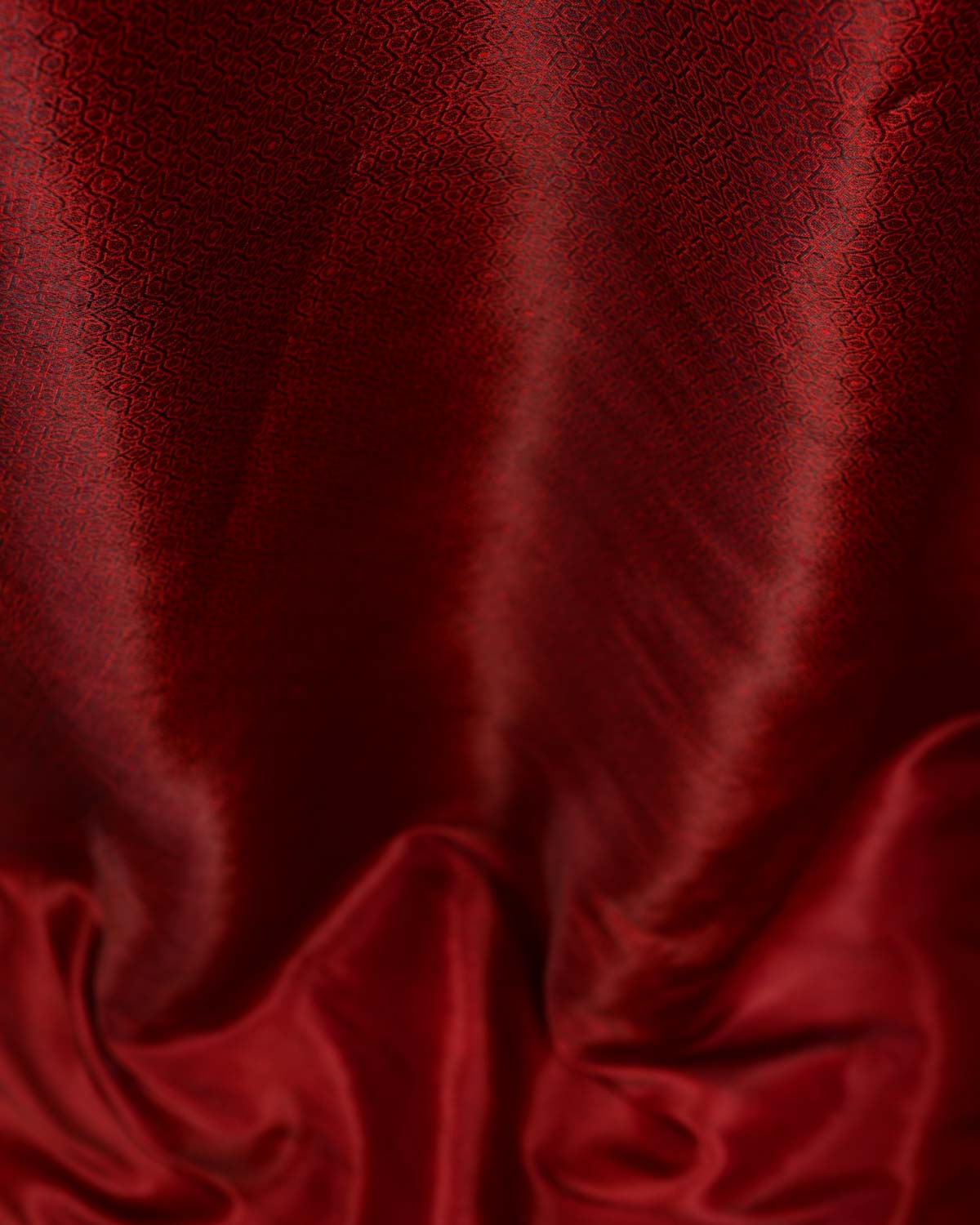 Metallic Maroon Mosaic Tanchoi Handwoven Katan Silk Banarasi Fabric-HolyWeaves
