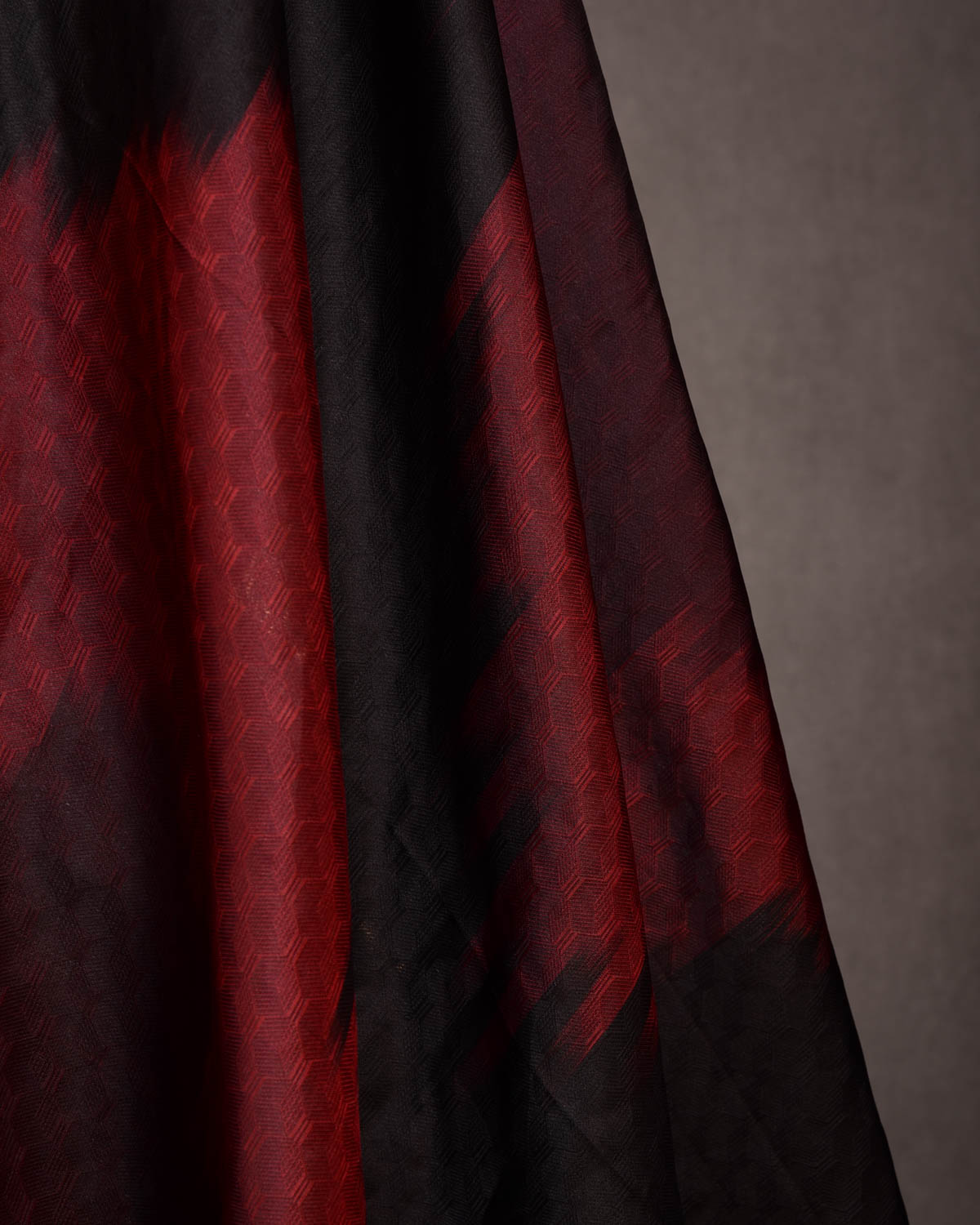 Ombre Maroon Black Geometric Tanchoi Handwoven Katan Silk Banarasi Fabric-HolyWeaves
