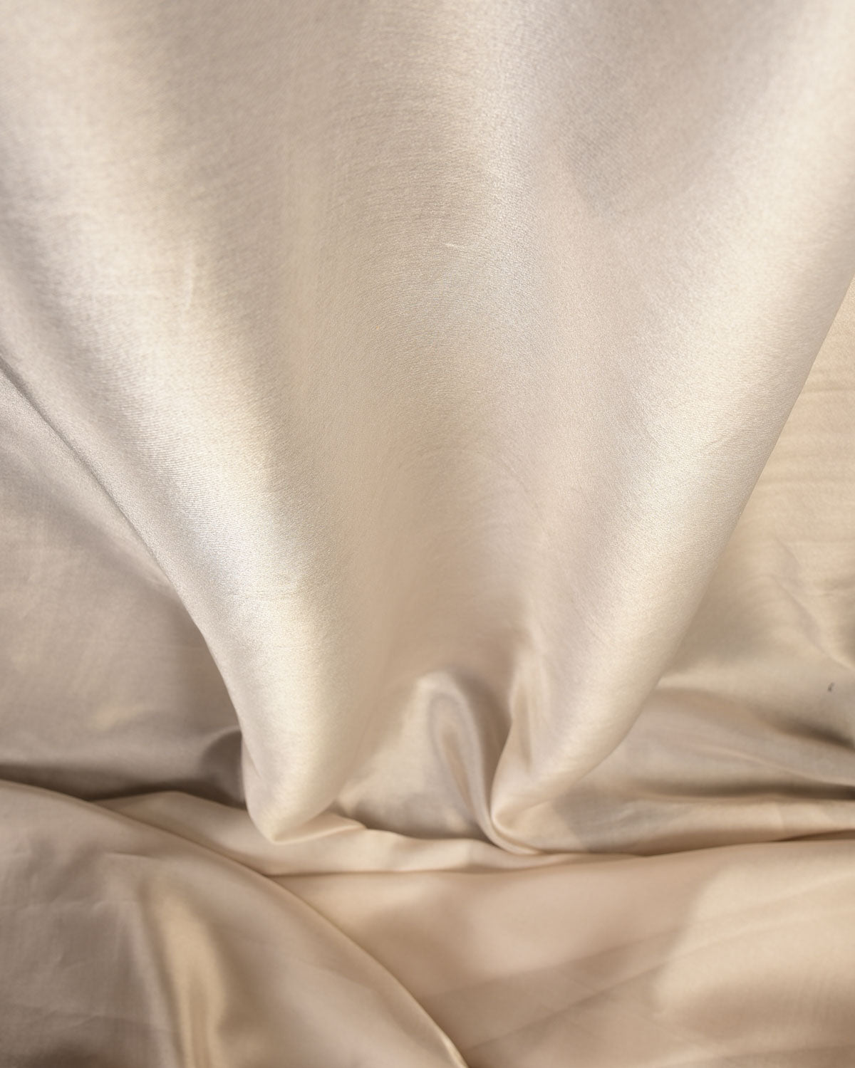 Metallic Silver Diagonal Drill Brocade Woven Kora Tissue Banarasi Fabric-HolyWeaves