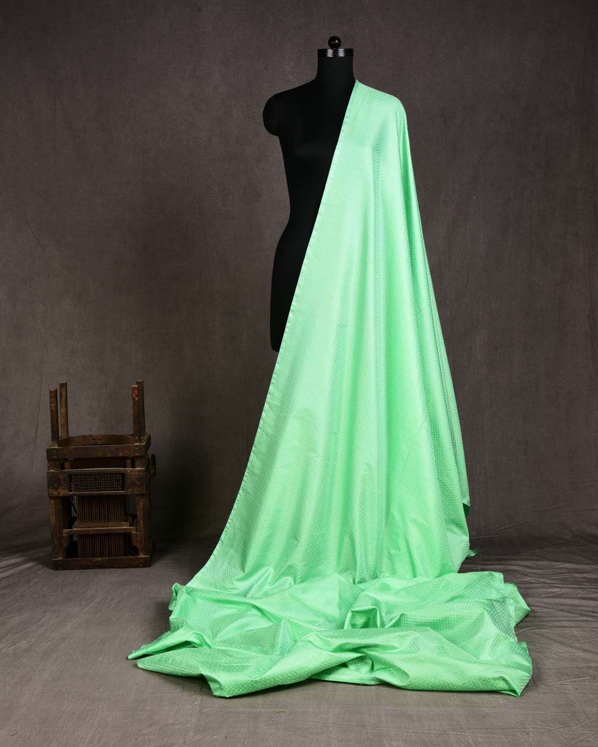 Green Banarasi Tanchoi Brocade Handwoven Silk Fabric-HolyWeaves