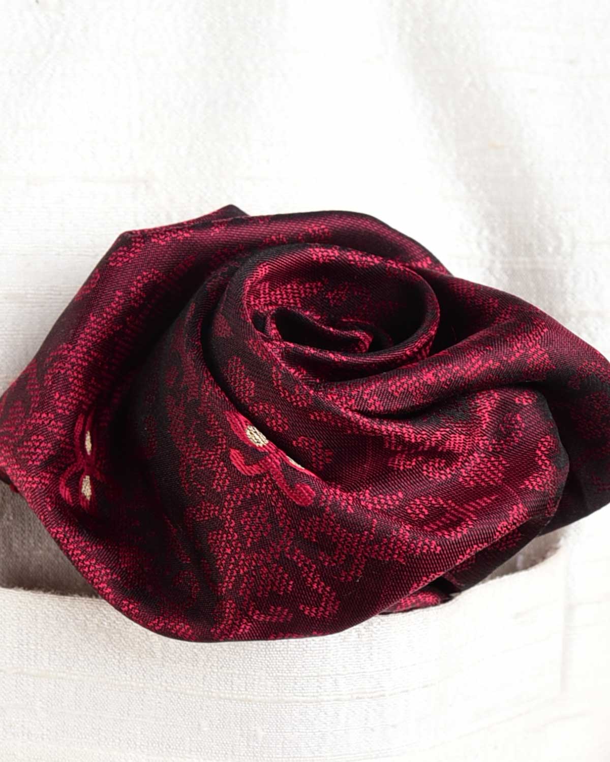 Maroon Rhombus Damask Tanchoi Brocade Handwoven Silk Pocket Square for Men with Zari Accents-HolyWeaves