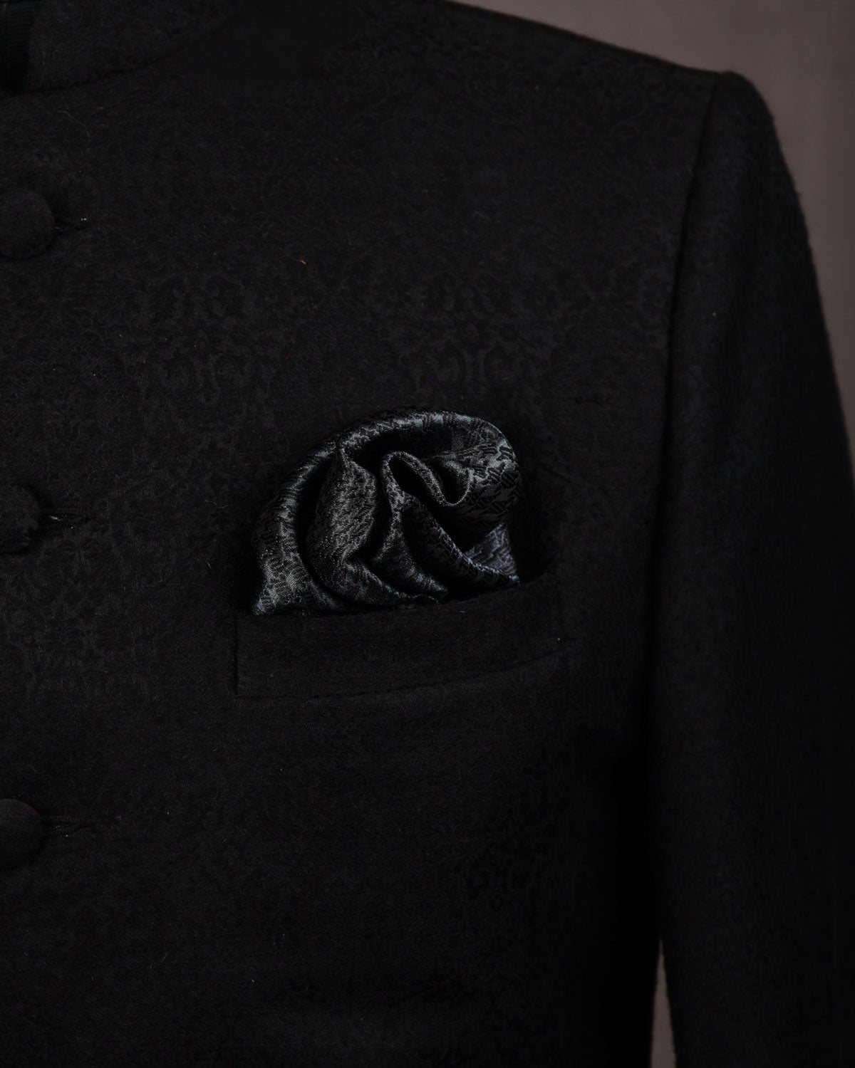 Gray Banarasi Houndstooth Cyclone Tanchoi Handwoven Silk Pocket Square-HolyWeaves