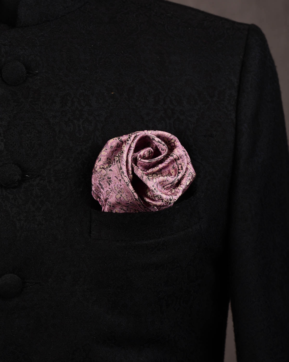 Mauve Banarasi Diagonal Paisleys Tanchoi Brocade Handwoven Silk Pocket Square-HolyWeaves