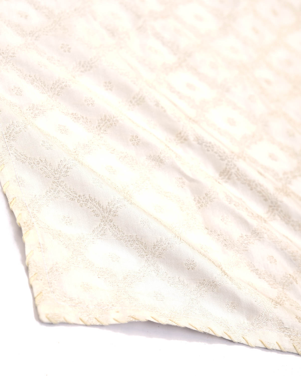 White Moroccon Grids Tanchoi Handwoven Silk Pocket Square for Men with Spiral Hand-Hemming-HolyWeaves