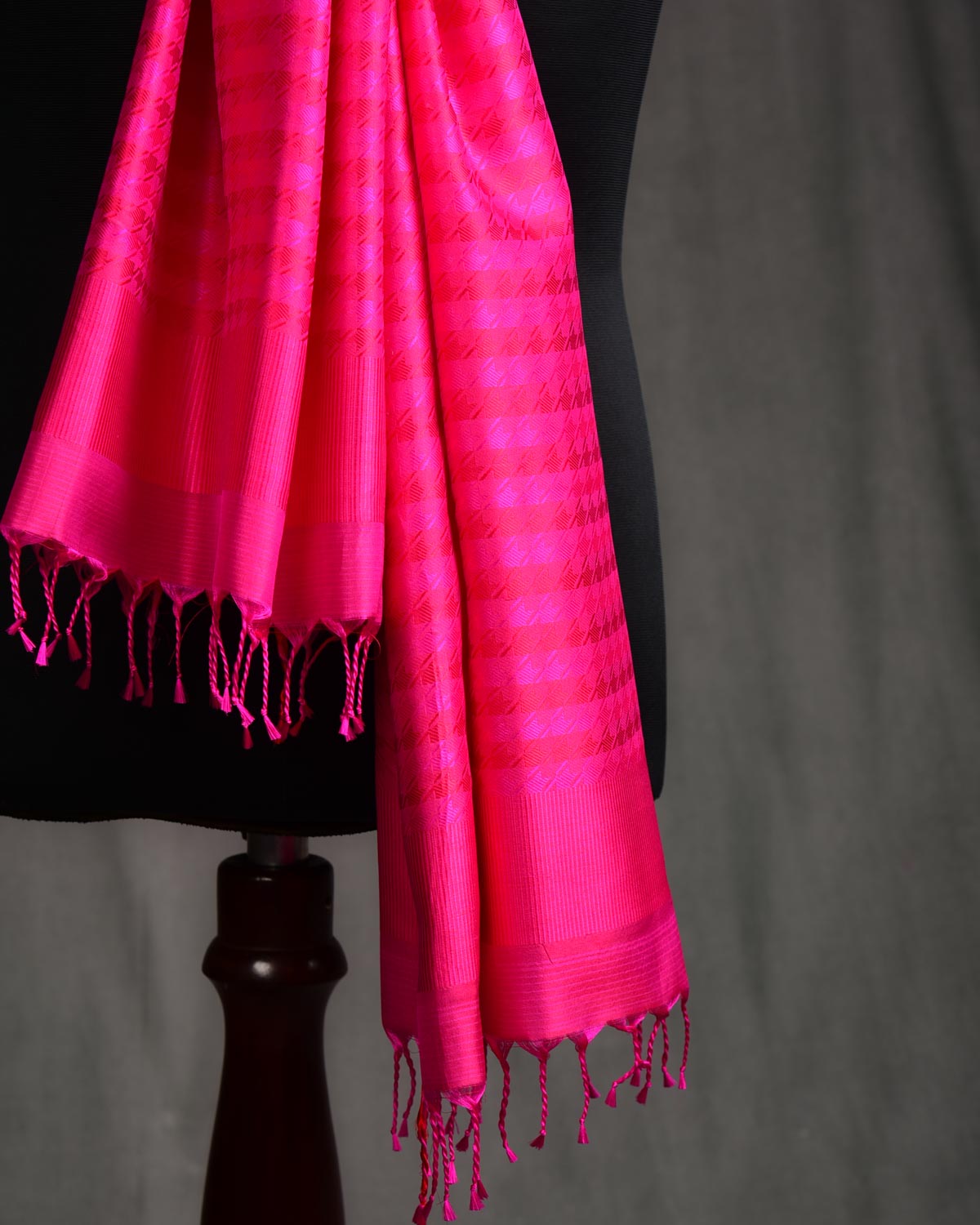 Shot Red-Pink Houndstooth Tanchoi Handwoven Silk Unisex Scarf 80"x22"-HolyWeaves