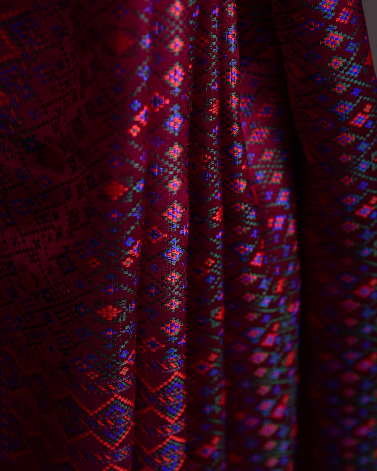 Magenta Dotted Jamawar Handwoven Silk Unisex Scarf 80"x22"-HolyWeaves