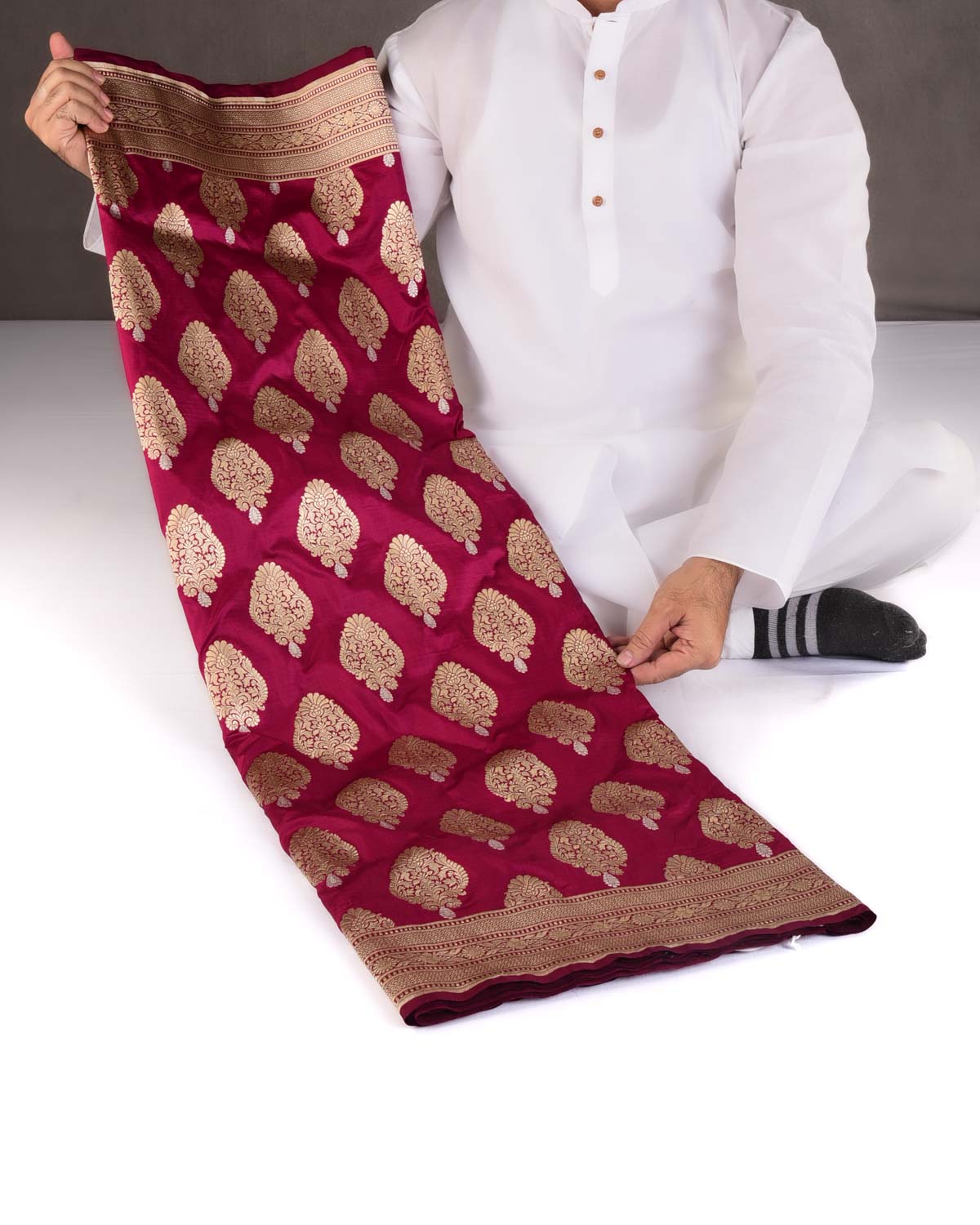 Shot Magenta Gold & Silver Zari Alfi Buta Cutwork Brocade Handwoven Katan Silk Banarasi Saree-HolyWeaves