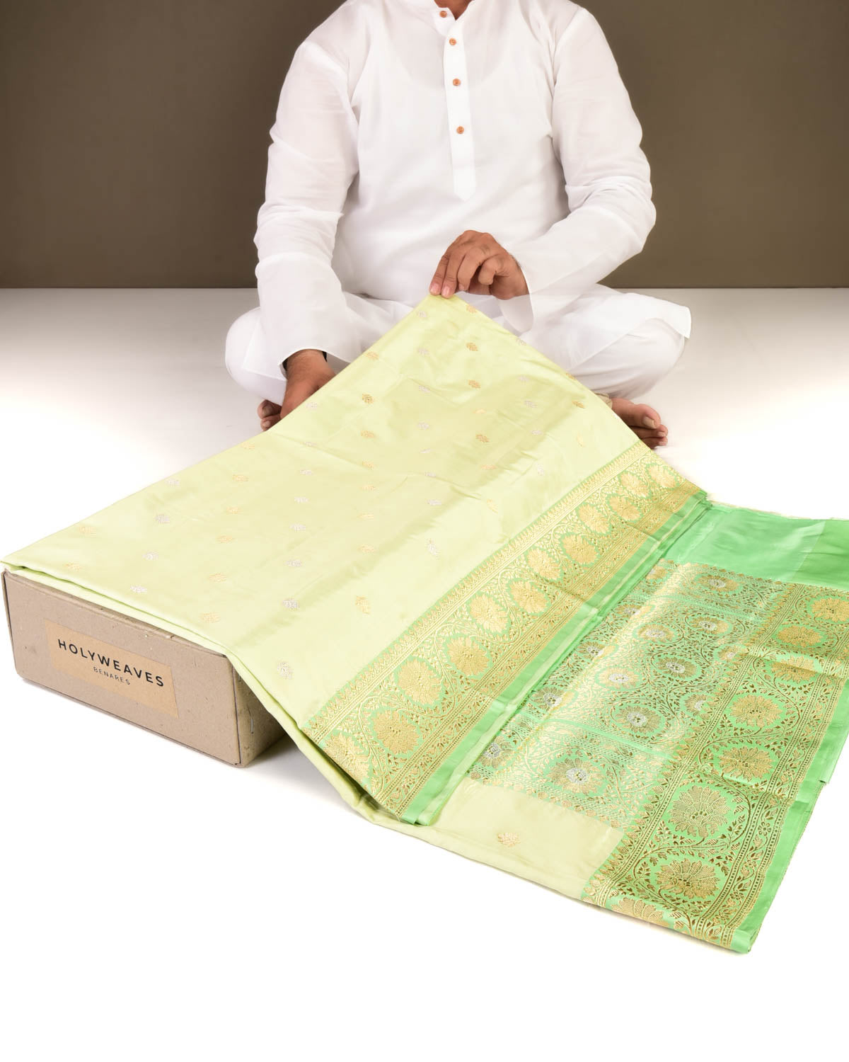 Green Banarasi Gold & Silver Zari Buti Kadhuan Brocade Handwoven Katan Silk Saree-HolyWeaves