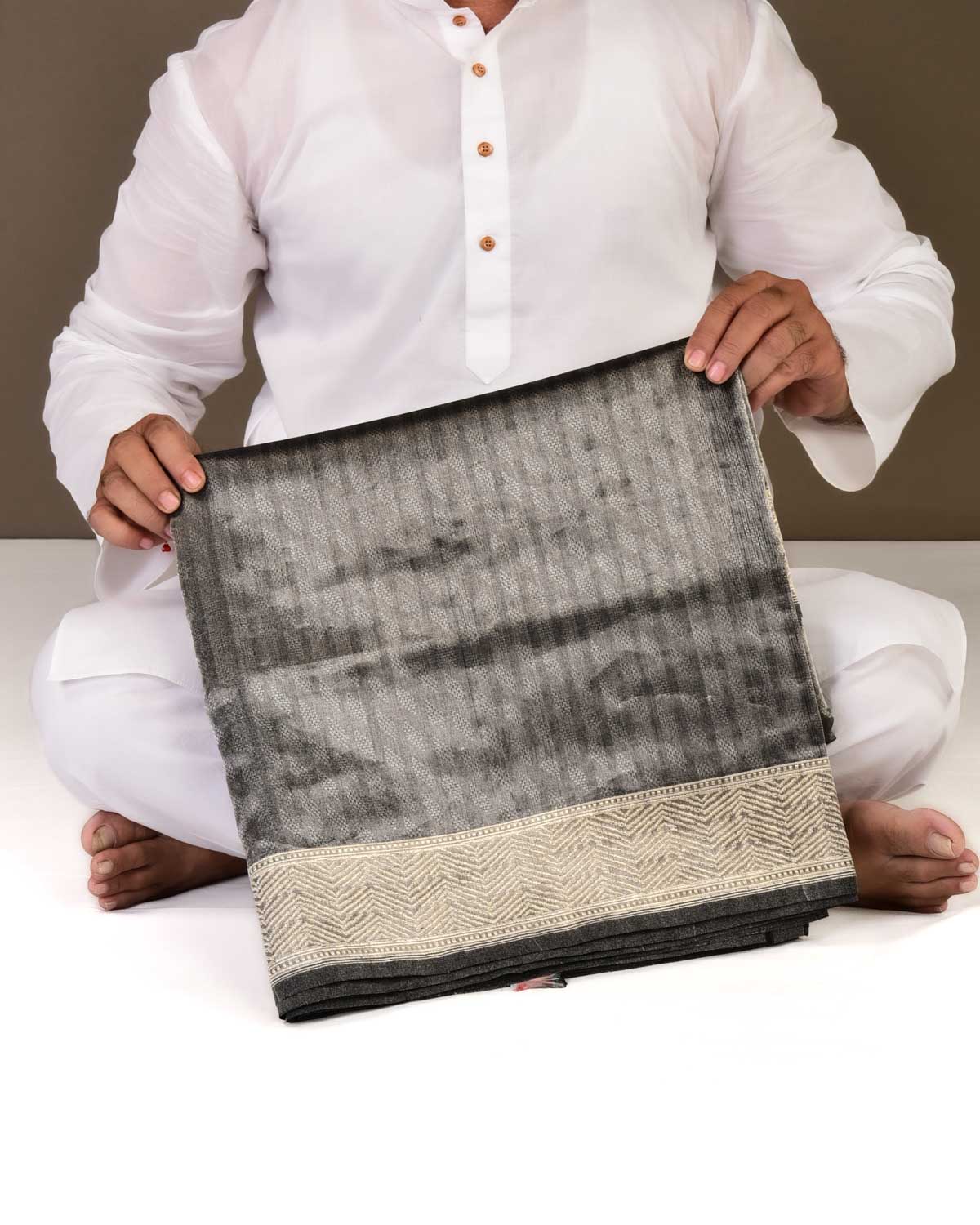 Metallic Gray Banarasi Tanchoi Kadhuan Brocade Handwoven Kora Tissue Saree-HolyWeaves
