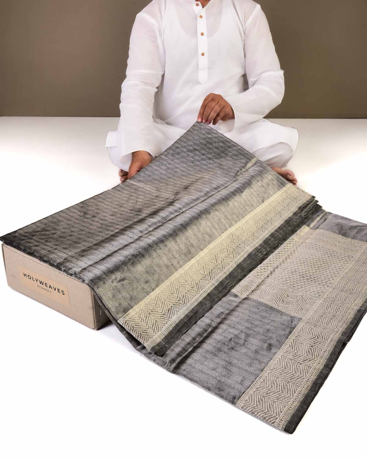 Metallic Gray Banarasi Tanchoi Kadhuan Brocade Handwoven Kora Tissue Saree-HolyWeaves
