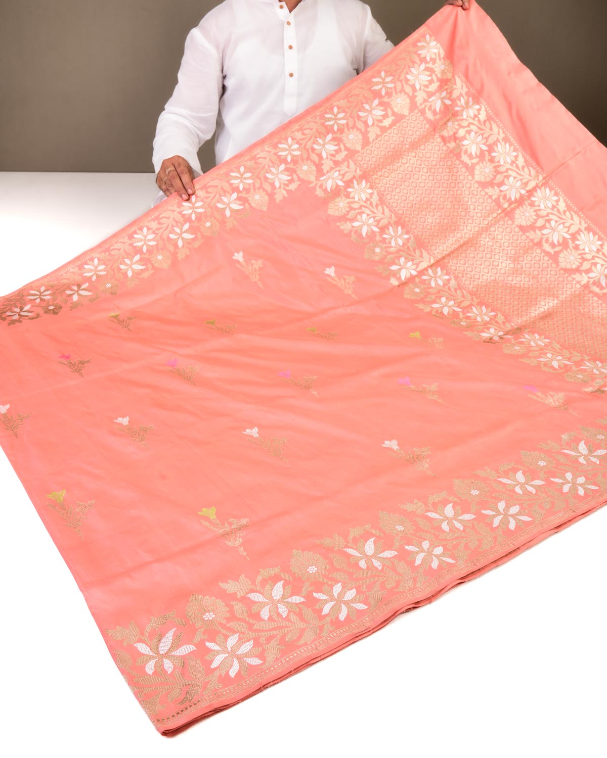 Peach Banarasi Sona Rupa Tuberose Floral Buta Kadhuan Brocade Handwoven Katan Silk Saree-HolyWeaves