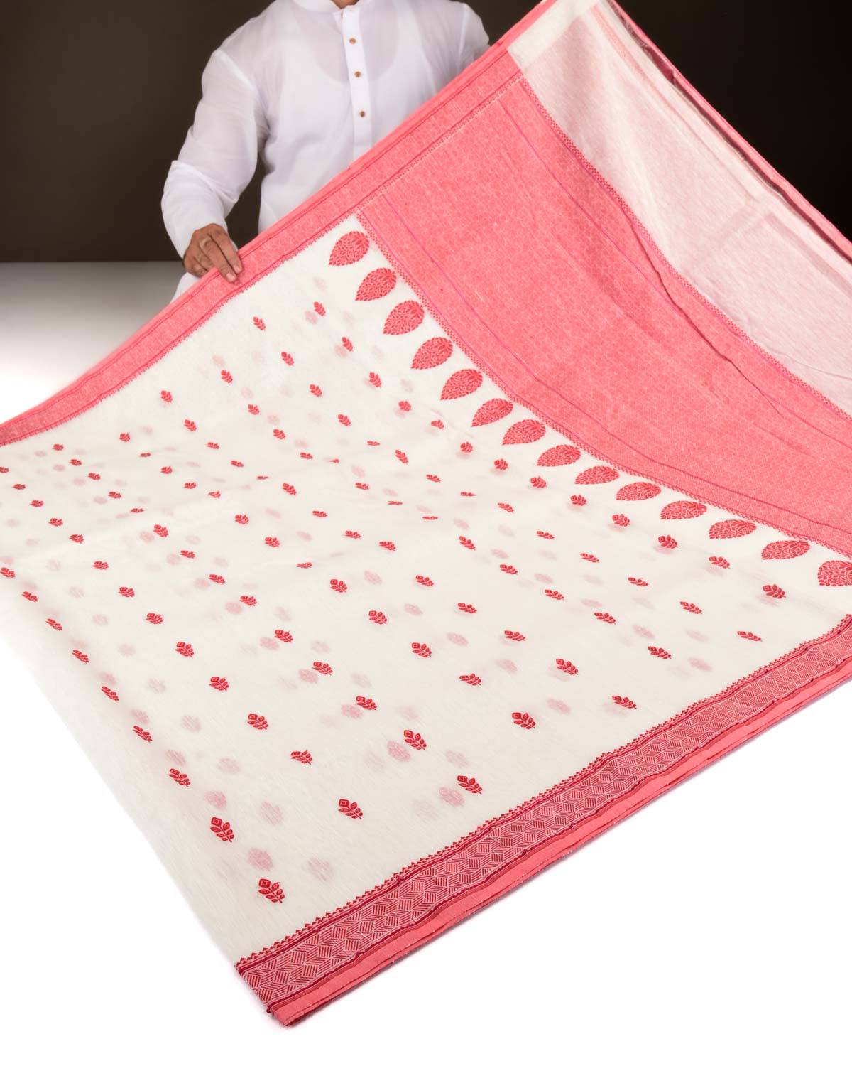 Red & White Banarasi Morpankh Buti Kadhuan Brocade Handwoven Linen Silk Saree-HolyWeaves