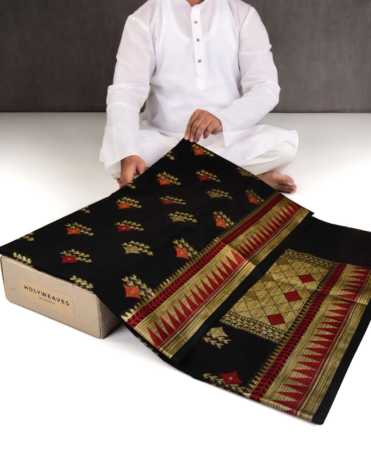 Black Banarasi Geometric Buta Cutwork Brocade Woven Art Cotton Silk Saree-HolyWeaves