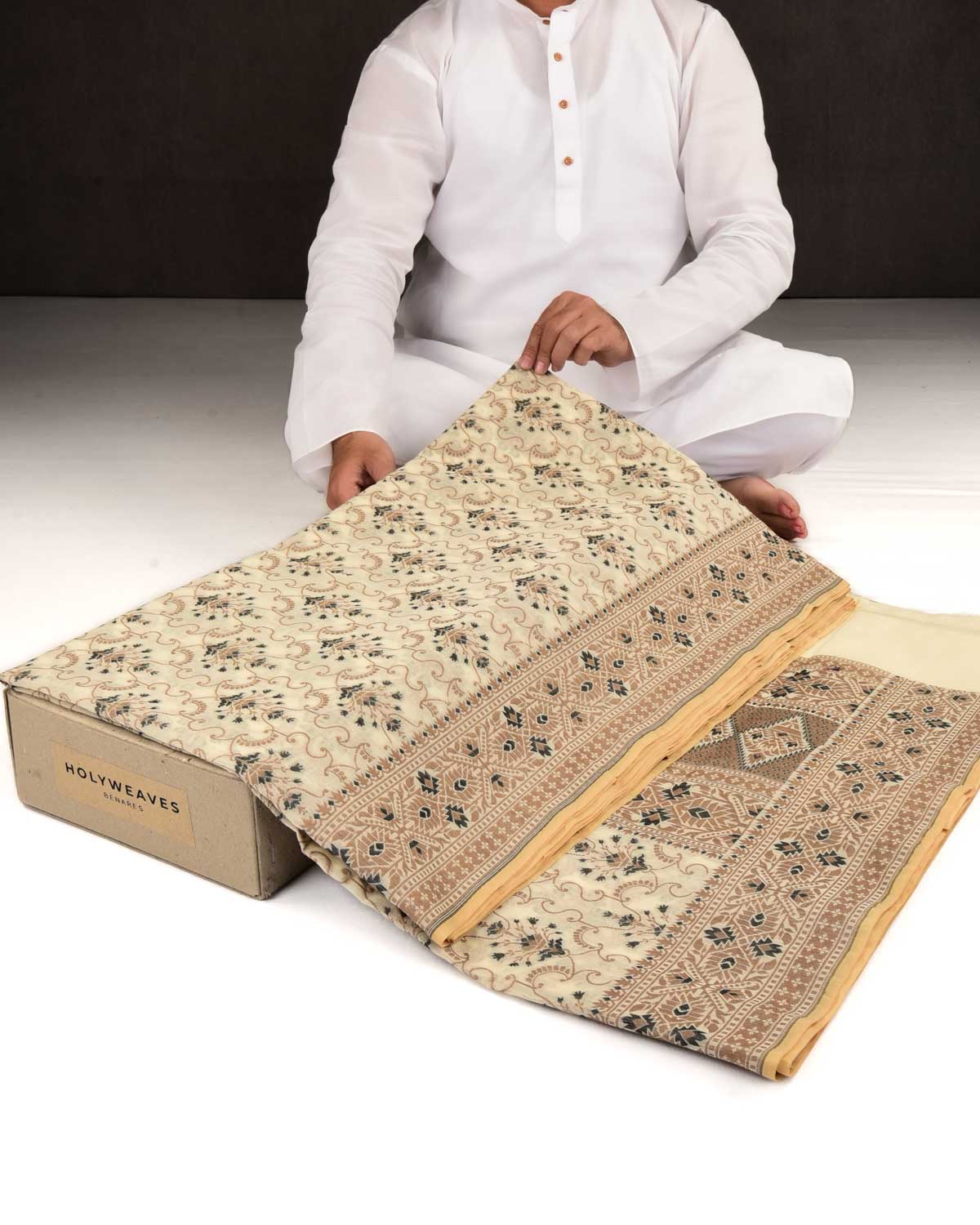 Beige Banarasi Resham Jamdani Cutwork Brocade Woven Art Cotton Silk Saree-HolyWeaves