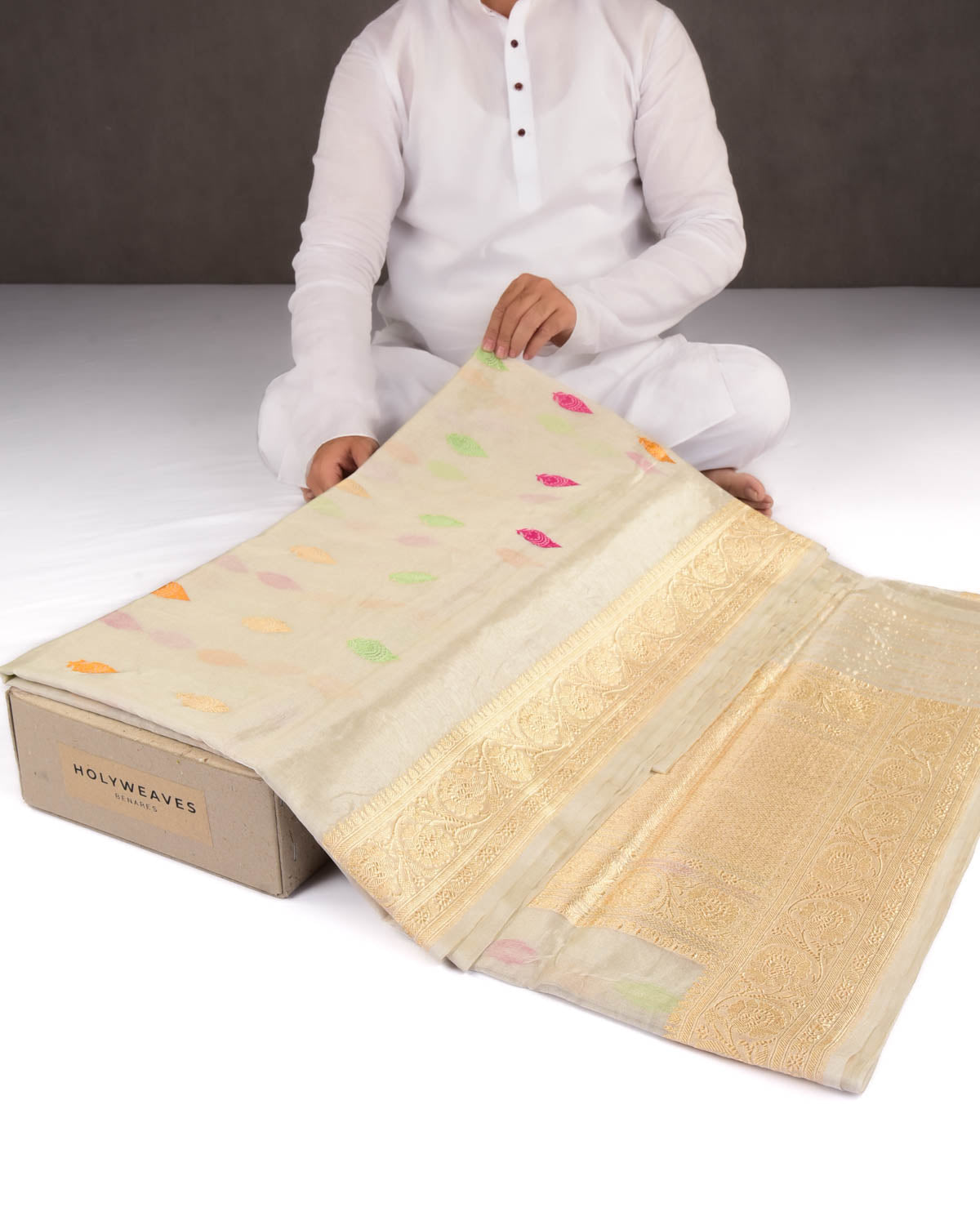 Metallic Cream Banarasi Resham Buta Kadhuan Brocade Handwoven Kora Tissue Saree-HolyWeaves