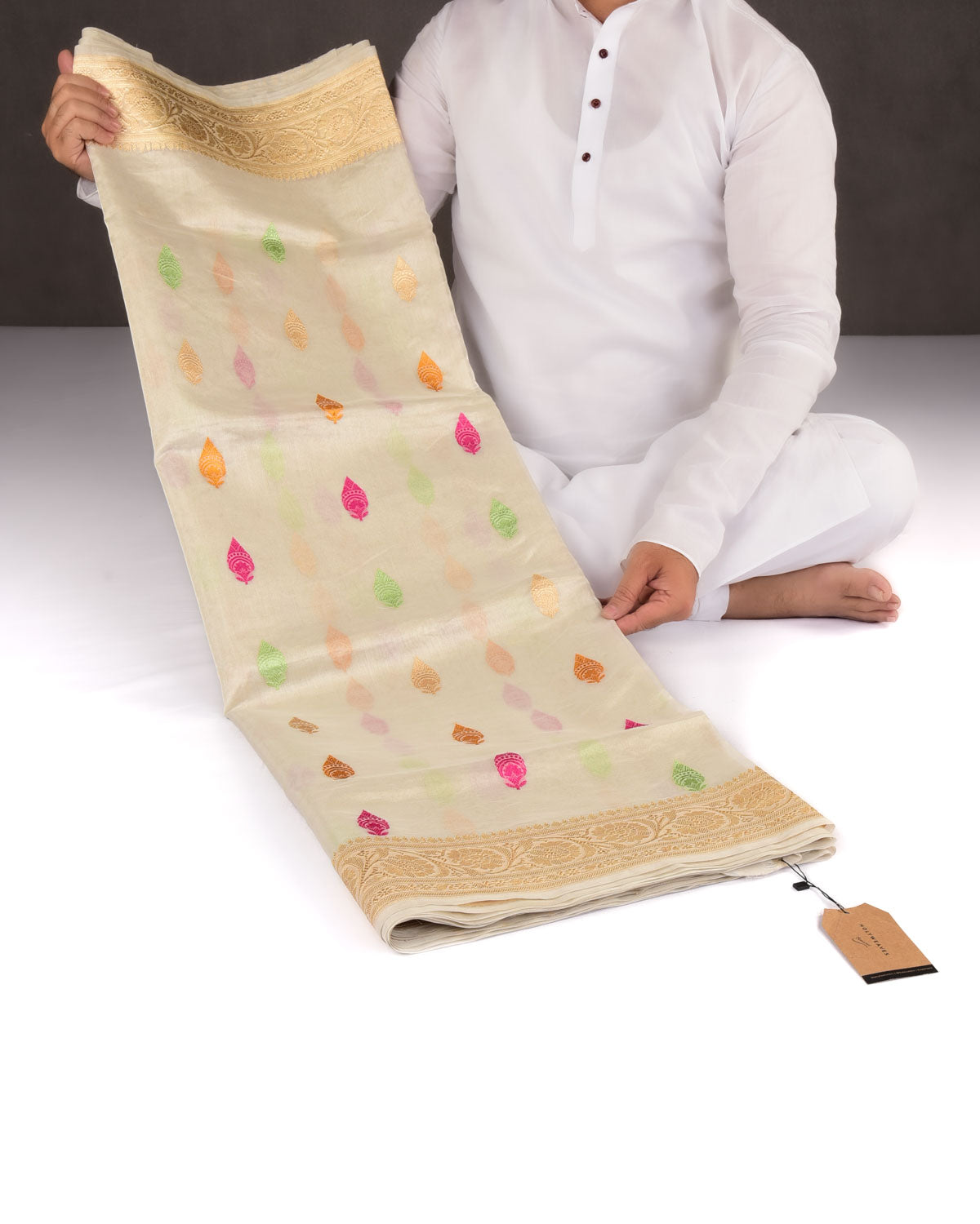 Metallic Cream Banarasi Resham Buta Kadhuan Brocade Handwoven Kora Tissue Saree-HolyWeaves