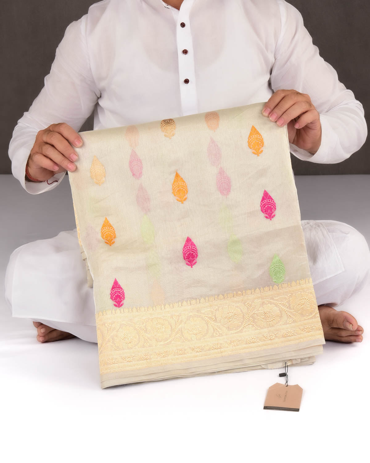 Metallic Cream Banarasi Resham Buta Kadhuan Brocade Handwoven Kora Tissue Saree-HolyWeaves