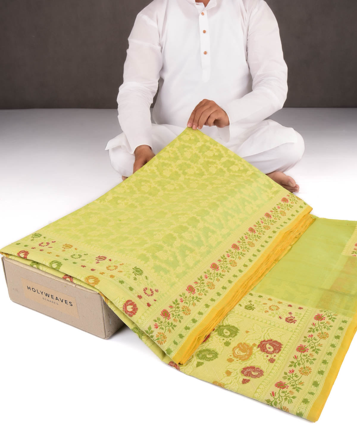 Green Banarasi Resham Jaal Cutwork Brocade Woven Cotton Silk Saree with Meenekari Border Pallu-HolyWeaves