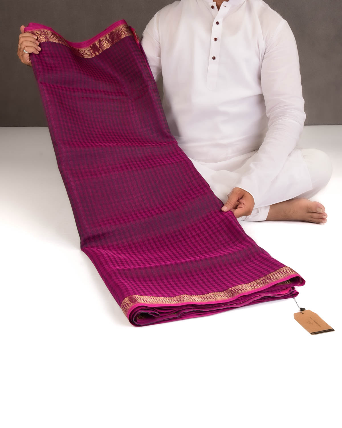 Green On Magenta Watermark Houndstooth Tanchoi Handwoven Kora Silk Banarasi Saree-HolyWeaves