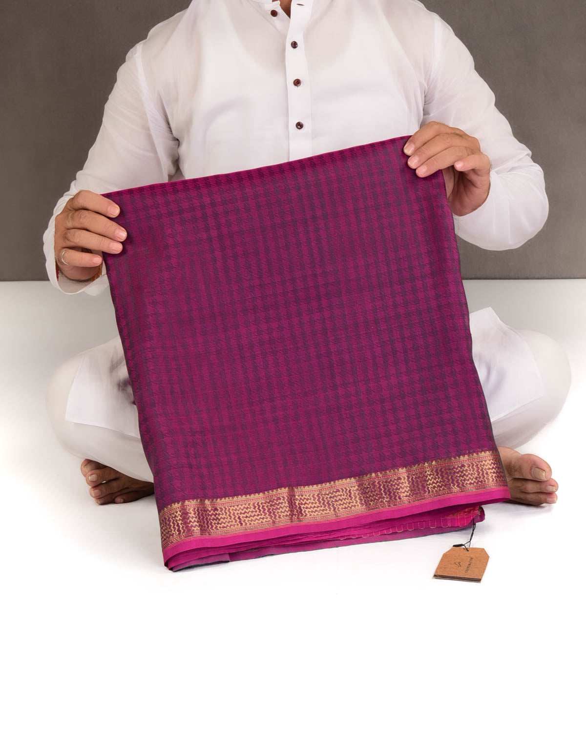 Green On Magenta Watermark Houndstooth Tanchoi Handwoven Kora Silk Banarasi Saree-HolyWeaves