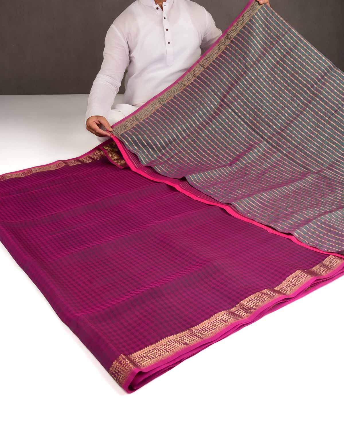 Green On Magenta Watermark Houndstooth Tanchoi Handwoven Kora Silk Banarasi Saree-HolyWeaves