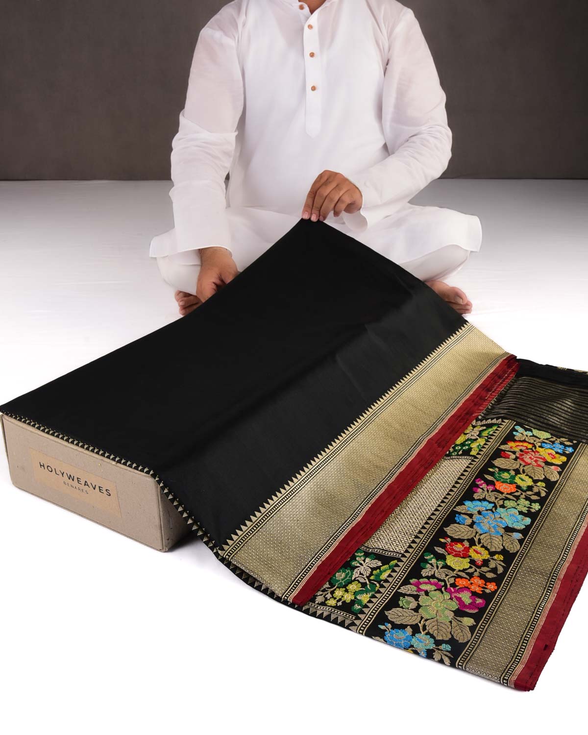 Black Banarasi Kadhuan Brocade Handwoven Katan Silk Saree with Meenekari Bel Border Pallu-HolyWeaves