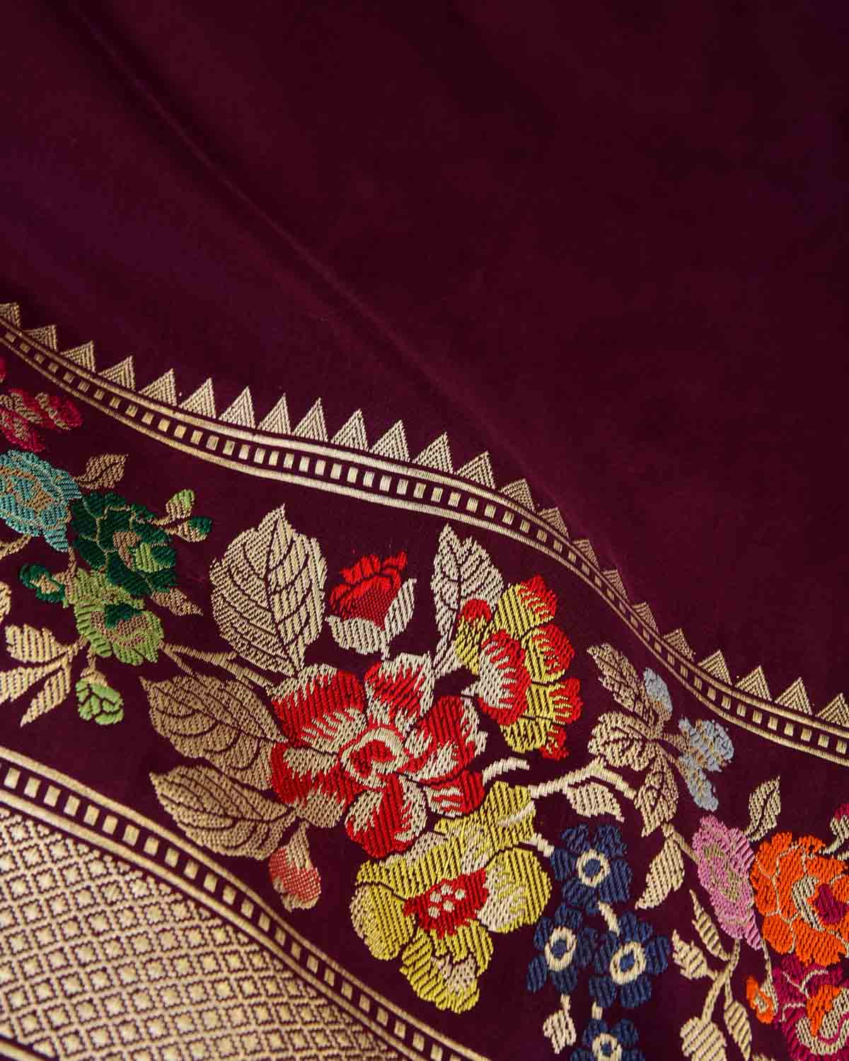 Mahogany Kadhuan Brocade Handwoven Katan Silk Banarasi Saree with Meenekari Bel Border Pallu-HolyWeaves